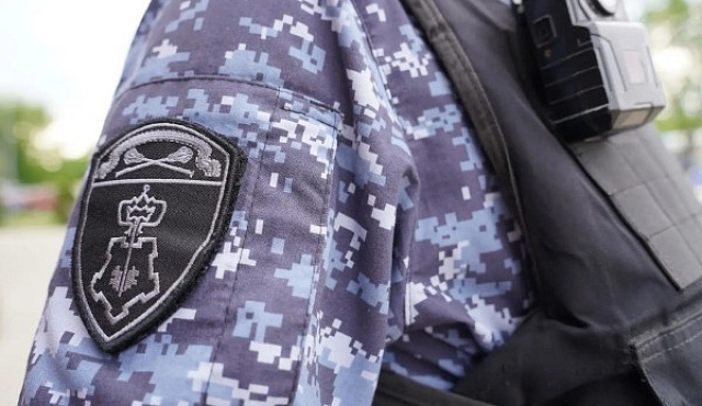 В Москве сотрудники Росгвардии задержали подозреваемого в нанесении ножевых ранений жителям хостела
